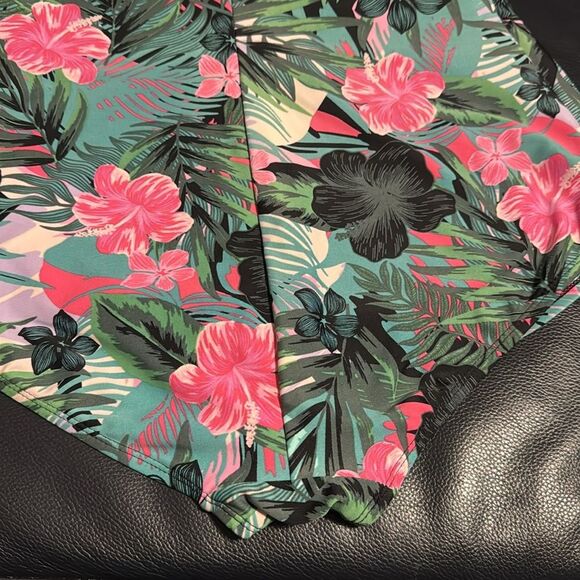 Swimsuits For All Sarong Front One Piece Swimsuit Green/Pink Hibiscus Floral - Picture 12 of 12